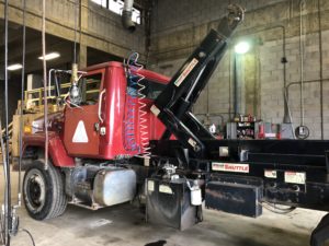 USED 2006 Stellar Hook Lift – 1992 International 2654 – VIN 405253